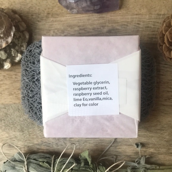 Raspberry Limeade vegan glycerin soap/ 4.5 oz/ Mountain. Mom Soap co / pink - Picture 9 of 11
